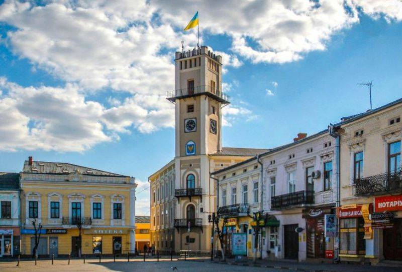 МУЗЕЙ ПИСАНКОВОГО РОЗПИСУ ТА РАТУША – єдині на Івано-Франкіщині туристичні «магніти» МУЗЕЙ ПИСАНКОВОГО РОЗПИСУ ТА РАТУША – єдині на Івано-Франкіщині туристичні «магніти»