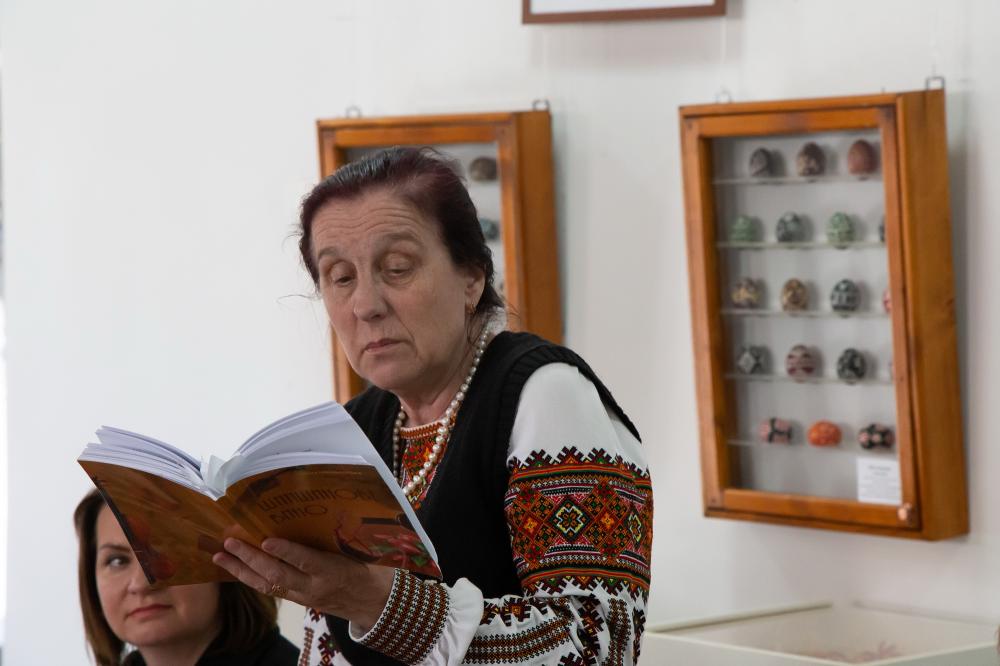 ОЛЬГА СЛОНЬОВСЬКА ПРЕЗЕНТУВАЛА НОВУ ЗБІРКУ ОЛЬГА СЛОНЬОВСЬКА ПРЕЗЕНТУВАЛА НОВУ ЗБІРКУ