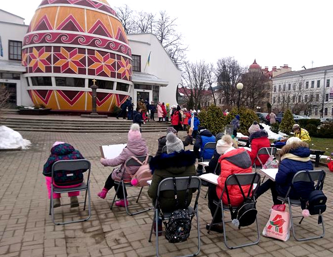 Одесити малювали писанку