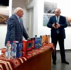 Автора вітає коломийський історик Володимир Ткачук Автора вітає коломийський історик Володимир Ткачук