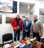 Колеги-літератори Микола Васильчук, Василь Добрянський та Михайло Андрусяк Колеги-літератори Микола Васильчук, Василь Добрянський та Михайло Андрусяк