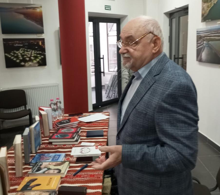 ПРЕЗЕНТАЦІЯ НОВИХ КНИЖОК ВАСИЛЯ ДОБРЯНСЬКОГО ПРЕЗЕНТАЦІЯ НОВИХ КНИЖОК ВАСИЛЯ ДОБРЯНСЬКОГО